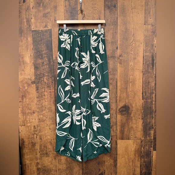 Angie Pants - Angie Green Floral Wide-Leg split Pants medium EUC